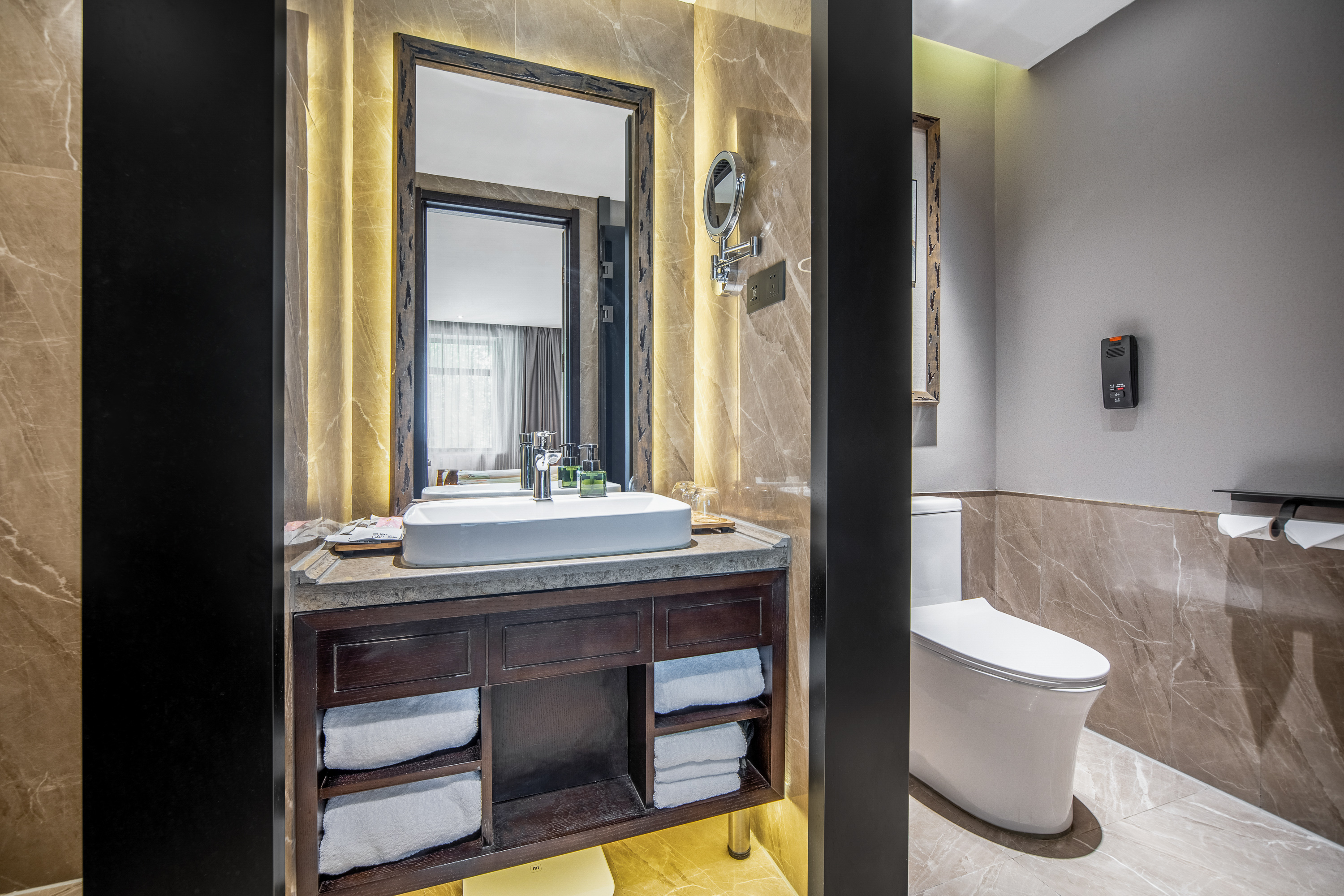 高级亲子主题房（小童玩偶布置+零圧床垫+温润加湿器）