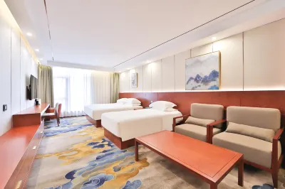 Guoxin Hot Spring Hotel (Erdao Baihe Changbaishan Railway Station) Hotel a 