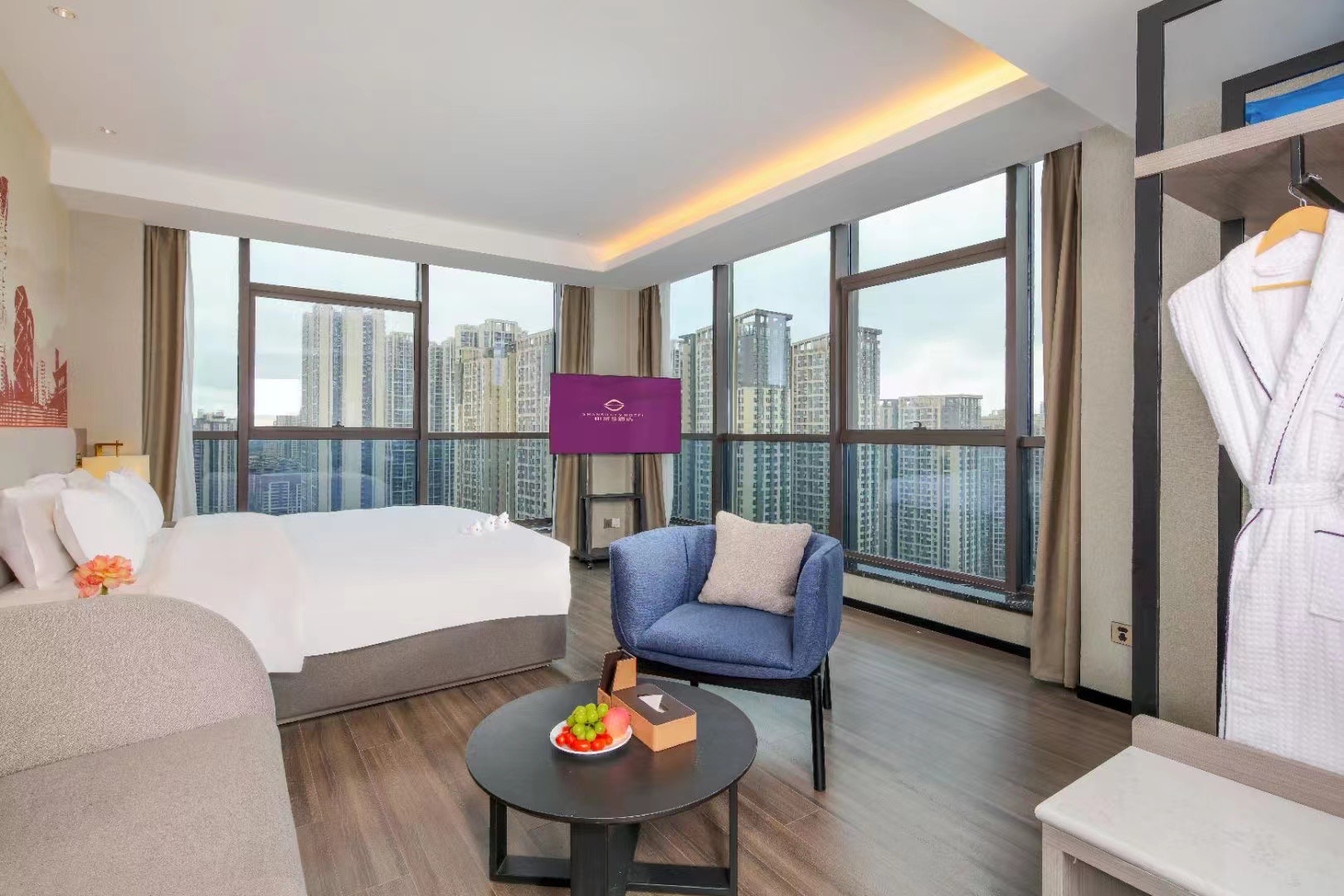 高层观景大床房（全景多面落地窗）