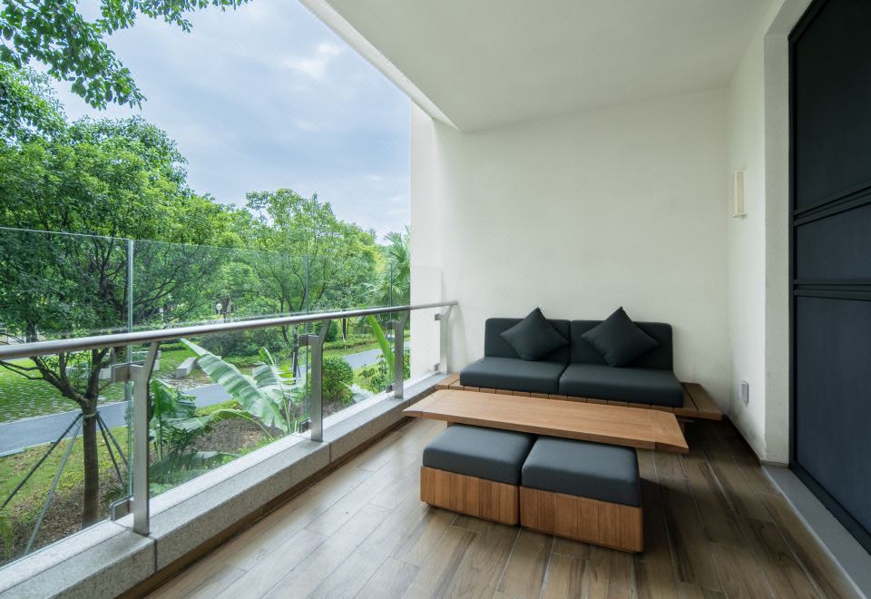 親子套房（智能客控+MINI吧+天然乳膠枕）