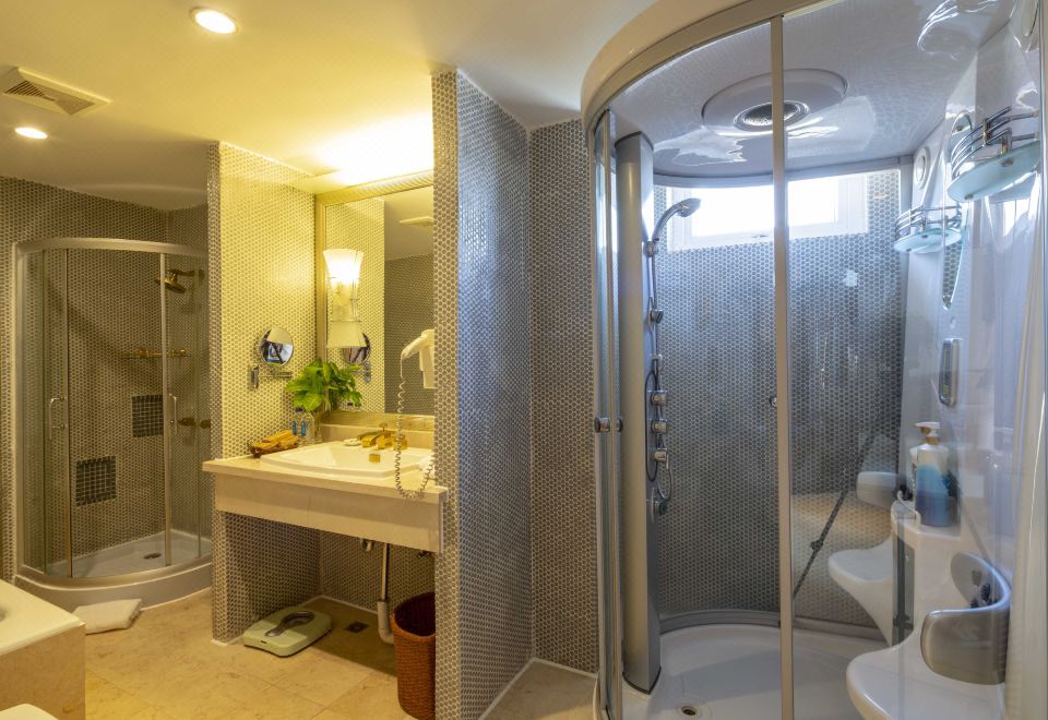 Asia Gulf HotelPresidential Villa Suite (3F)