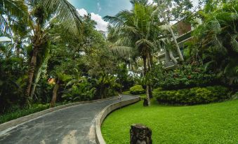Royal Kamuela Villas & Suites at Monkey Forest Ubud (Adult Only)