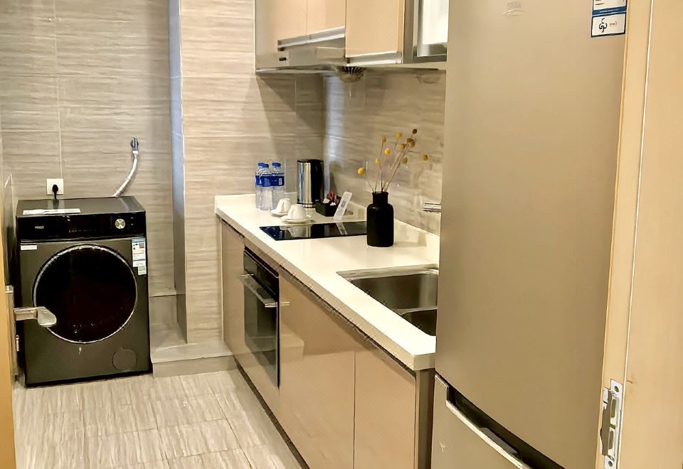 Somerset Haizhu Centre GuangzhouDeluxe Three-Bedroom Suite (Washer Dryer + Kitchen + Two Bathrooms)
