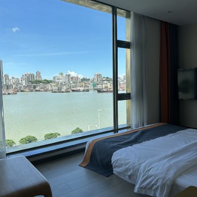 零壓180°海景房（迷人海景+智能窗簾+小冰箱） 金名海景公寓（珠海灣仔口岸國際會展中心店）優惠