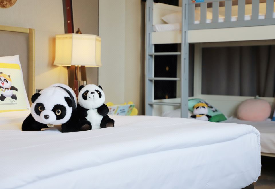 高原熊貓主題親子房