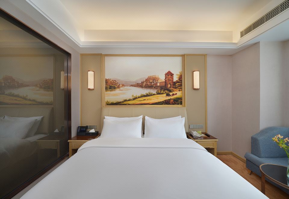 臻礼大床房（休闲沙发+语音助手+小冰箱+双人浴袍）