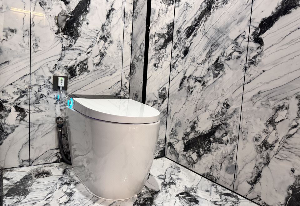 豪华浪漫浴缸房（智能马桶//65寸电视/浴袍/冰箱）