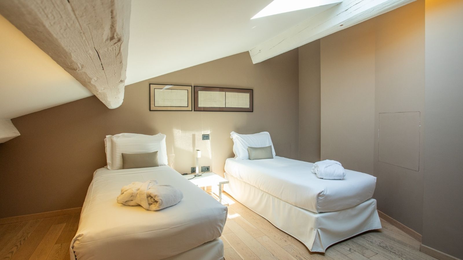 帝国套房设有全景露台