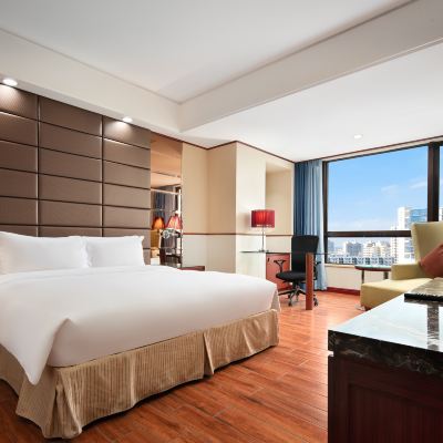 豪華大床房（落地窗+浴缸） 海口明光勝意大酒店優惠