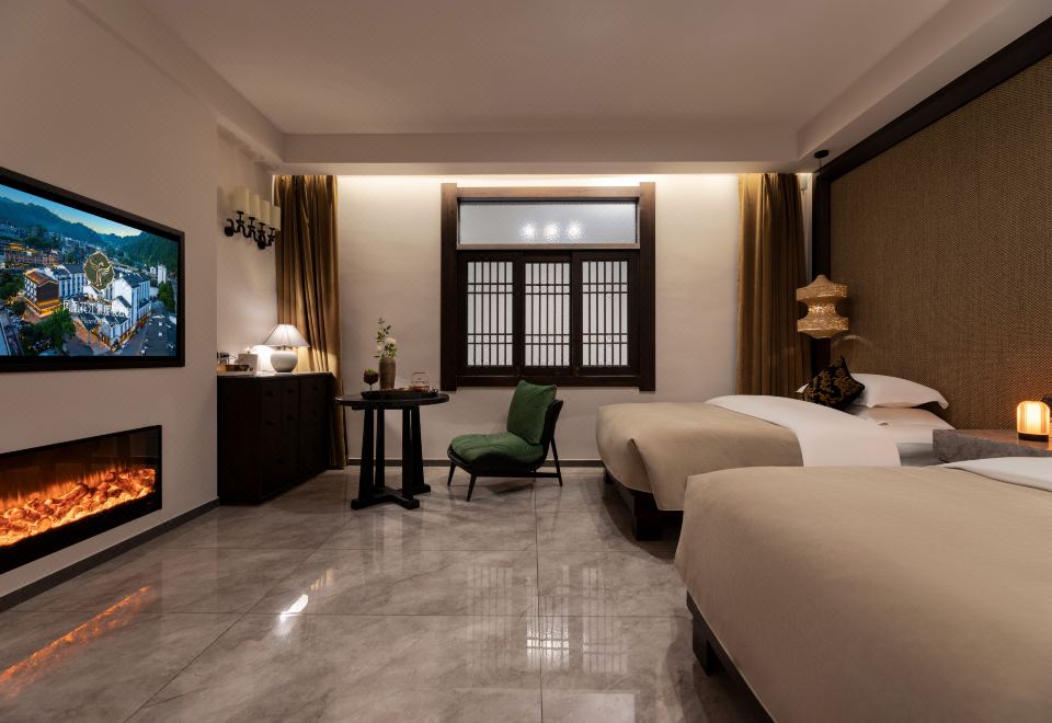 Elegant 2-bed Room