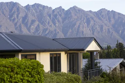 Prime Location | 3 bedroom home | Unlimited WIFI Hotels in 