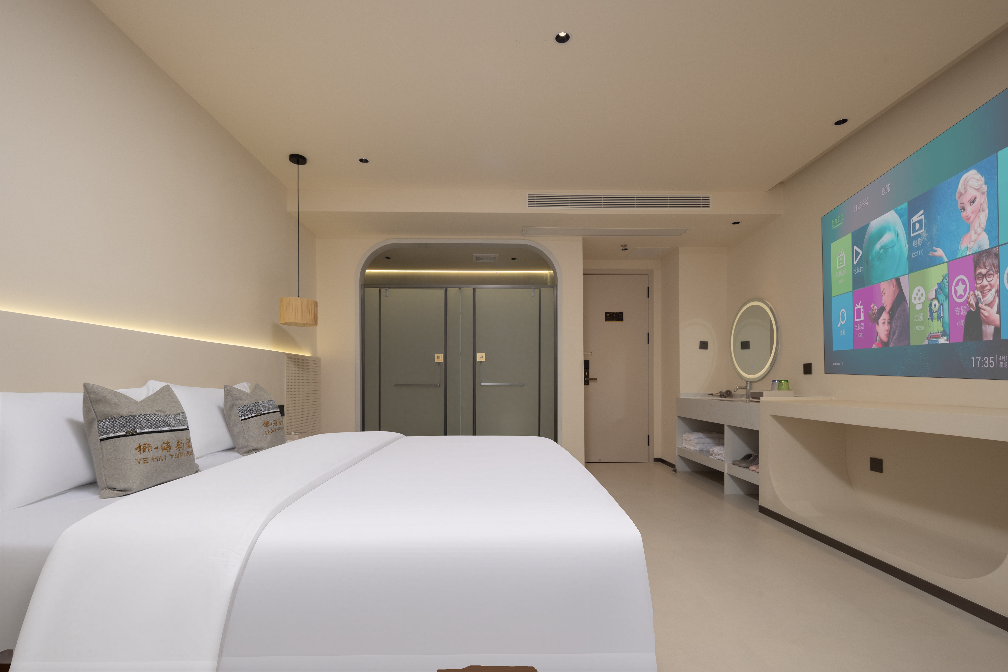 椰景屿境丨窗落地豪华大床房[AI智控-多功能台]