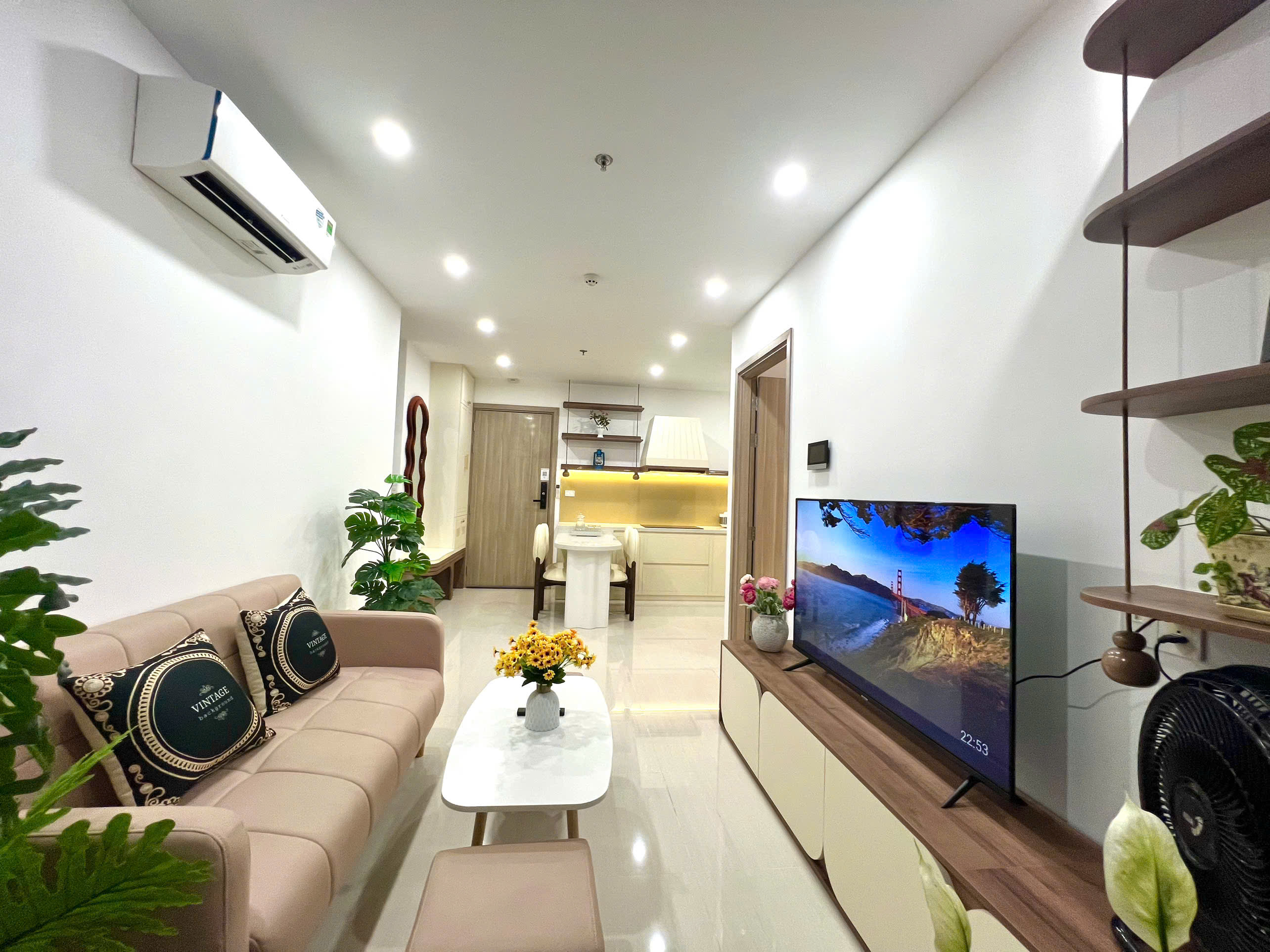 兩臥室陽臺公寓，城景+泳池