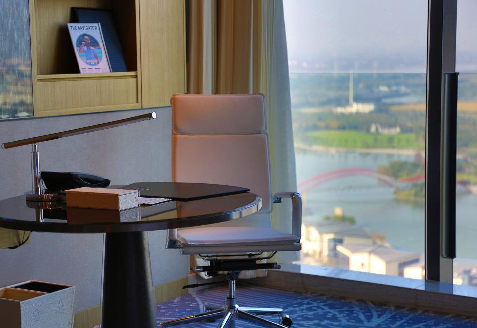 Renaissance Suzhou Wujiang HotelExecutive Room - Lake-View (2 Beds)