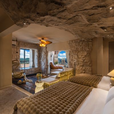 雲中客·高空私湯一線江景雙床房（智能馬桶，乳膠床墊，洗衣機，投影儀，冰箱） 山水間江景設計師民宿（解放碑洪崖洞店）優惠