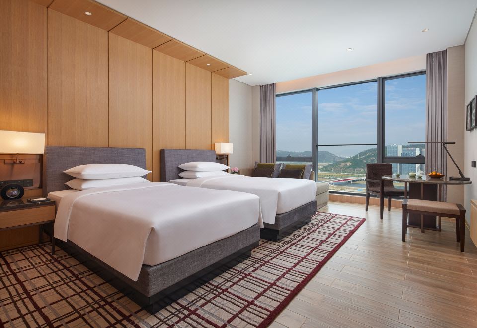 Hyatt Regency HengqinKaiyue Family Two-Bedroom Interconnecting Suite