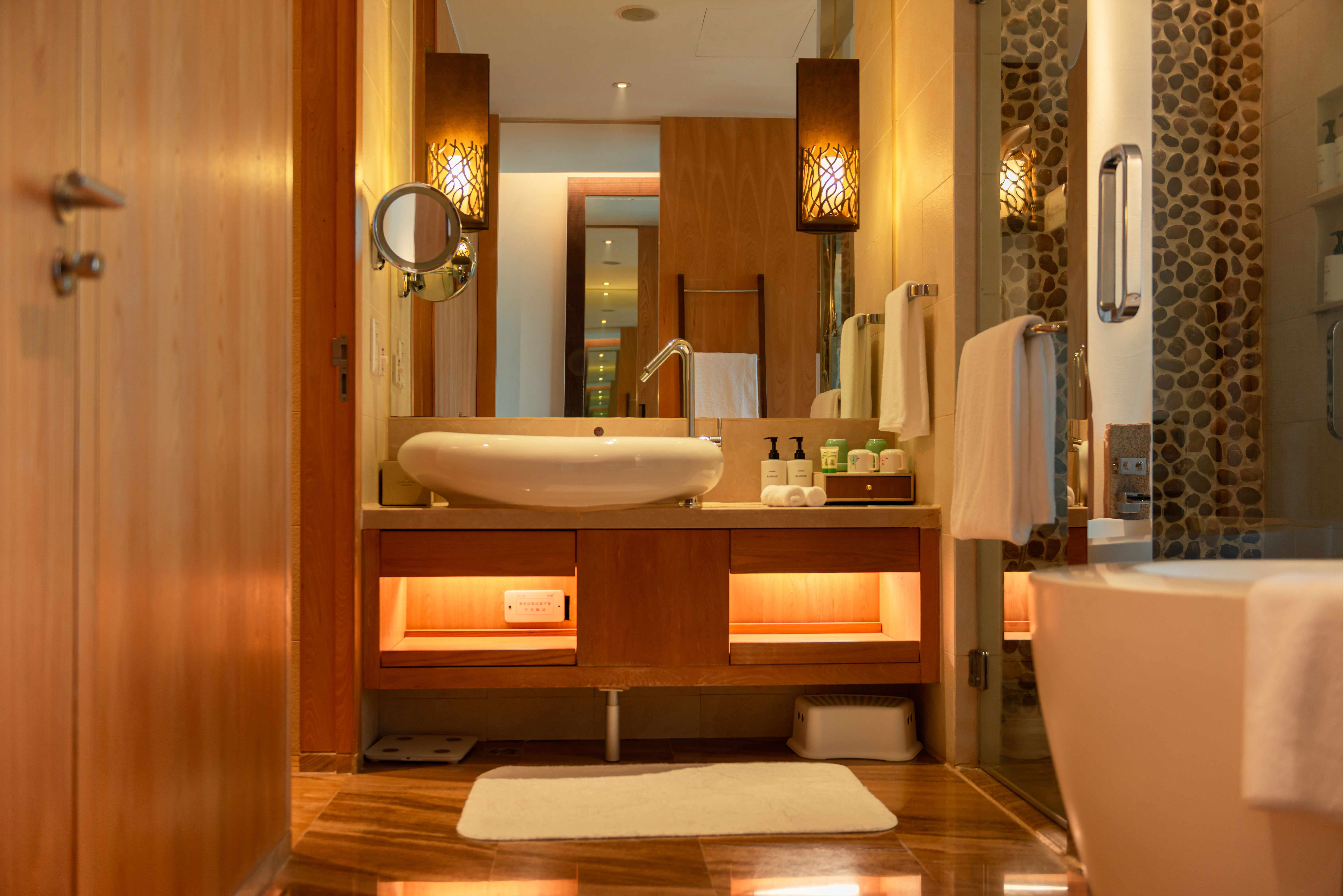 Intercontinental One Thousand Island Lake Resort尊享灯塔湖景双床房