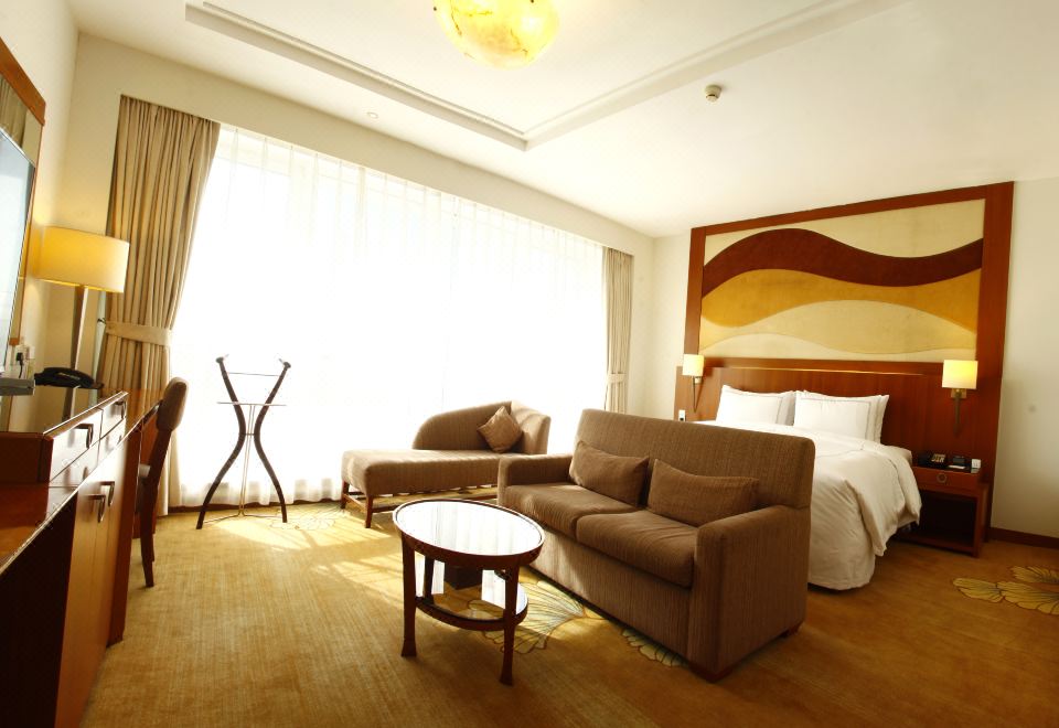 Jianguo Garden Hotel BeijingScenery Deluxe King Bed Room