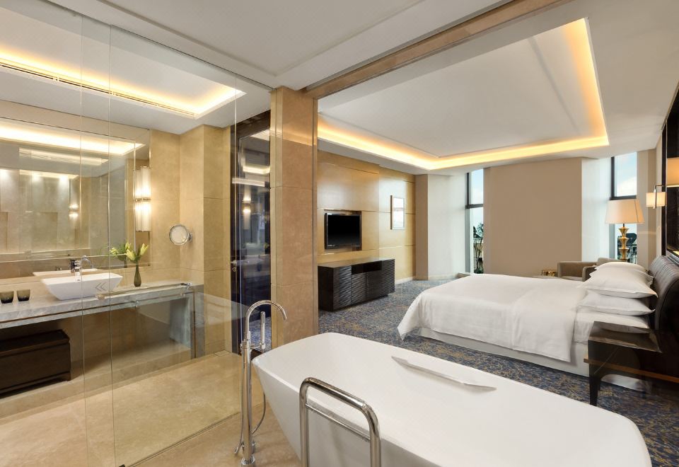 Sheraton Changchun Jingyuetan HotelPremier Deluxe Suite