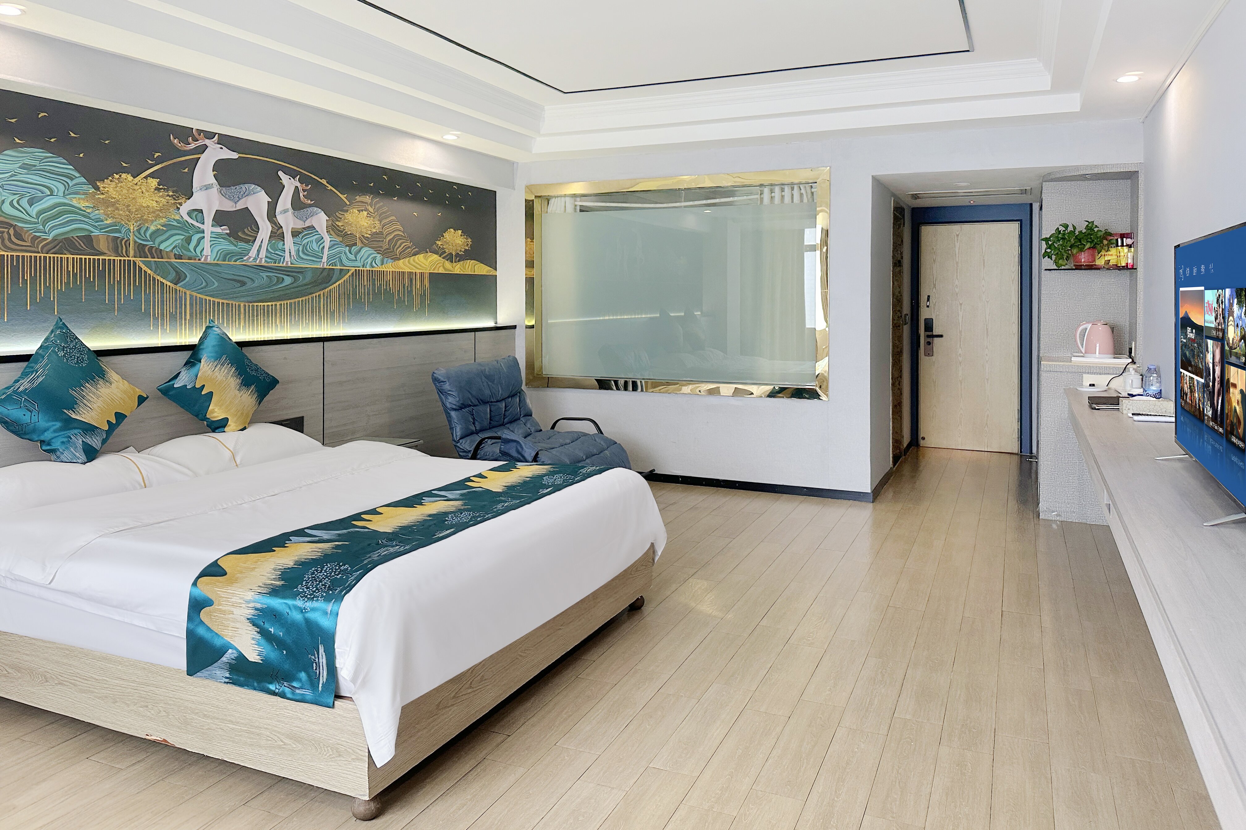 ALIXIANG|高级大床房丨（遥遥椅+宽敞+静享舒睡）