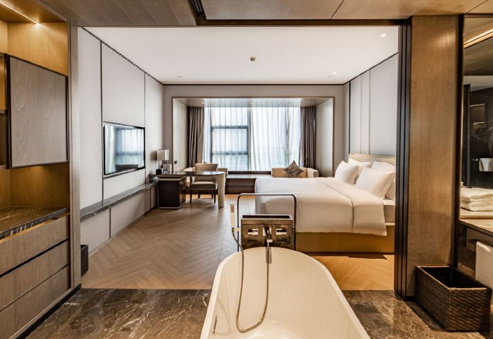 Xinghua Changjiu International HotelSuperior Deluxe Double Bed Room With Smart Guest Control + Bluetooth Audio + Fresh-keeping Refrigerator