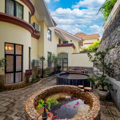 獨棟五房別墅丨私家温泉泡池-功夫茶具-自動麻將 新興翔順龍山酒店優惠