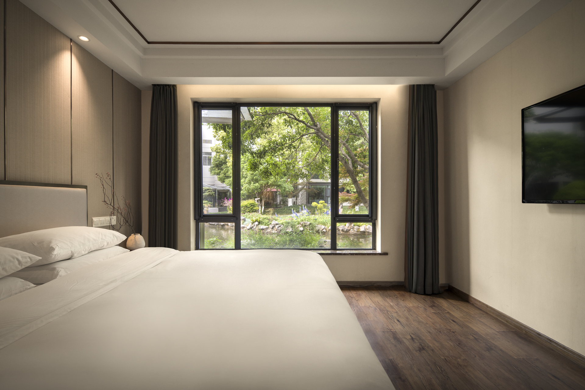 West Lake Vishwa ResortBuilding 1 庄园套房