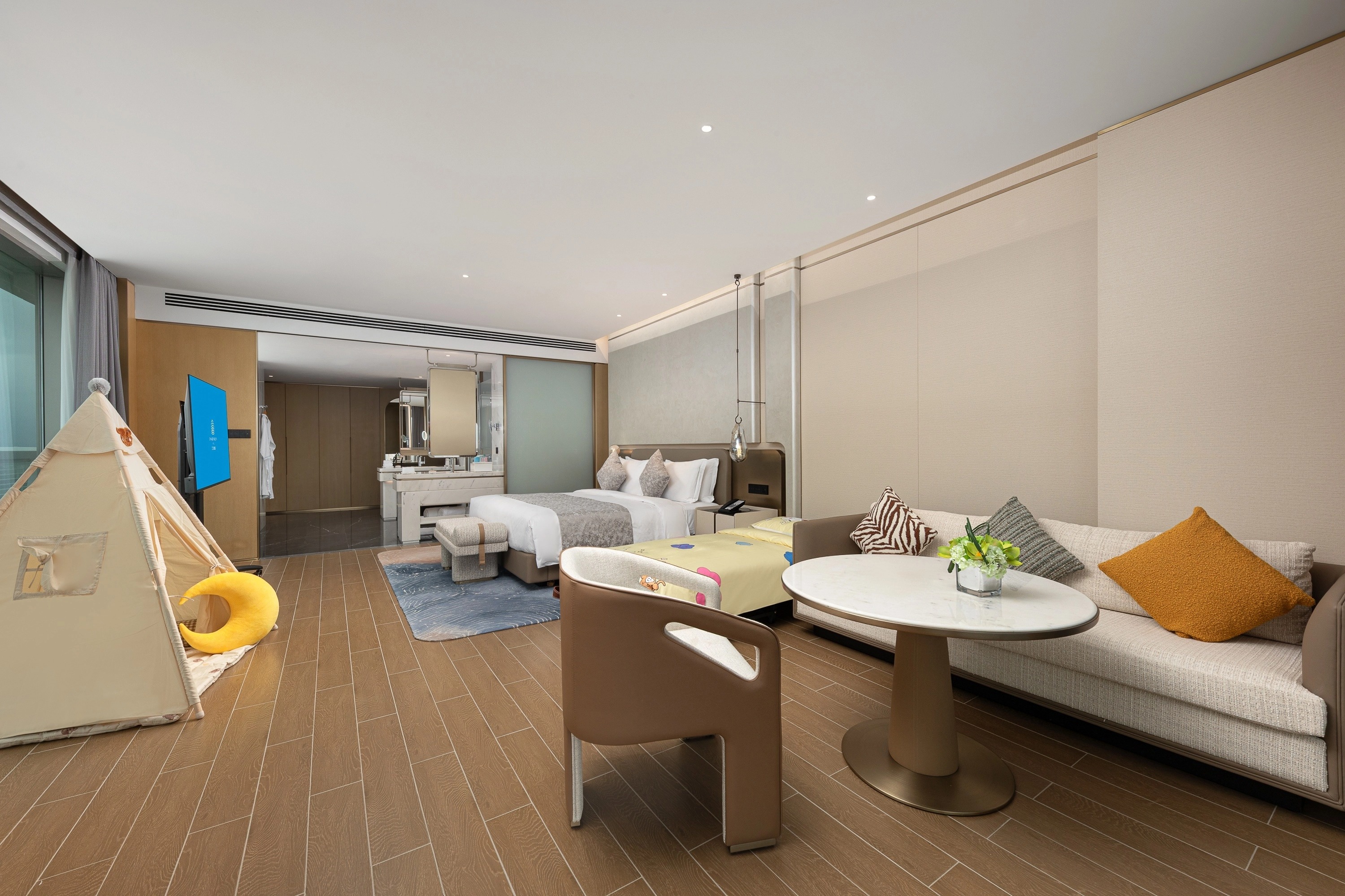 登月全海景亲子大床房（带小童床）