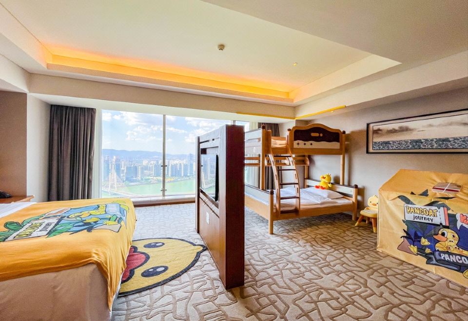 Swiss Grand NanchangChildren's Fun Family Suite