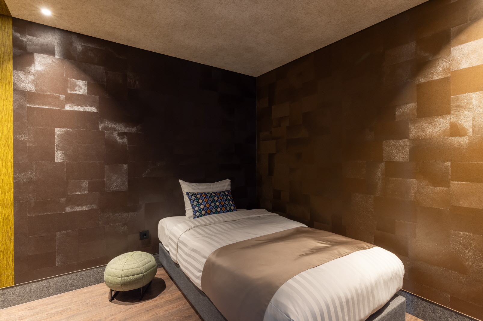 套房B （无厨房/湖景/床）