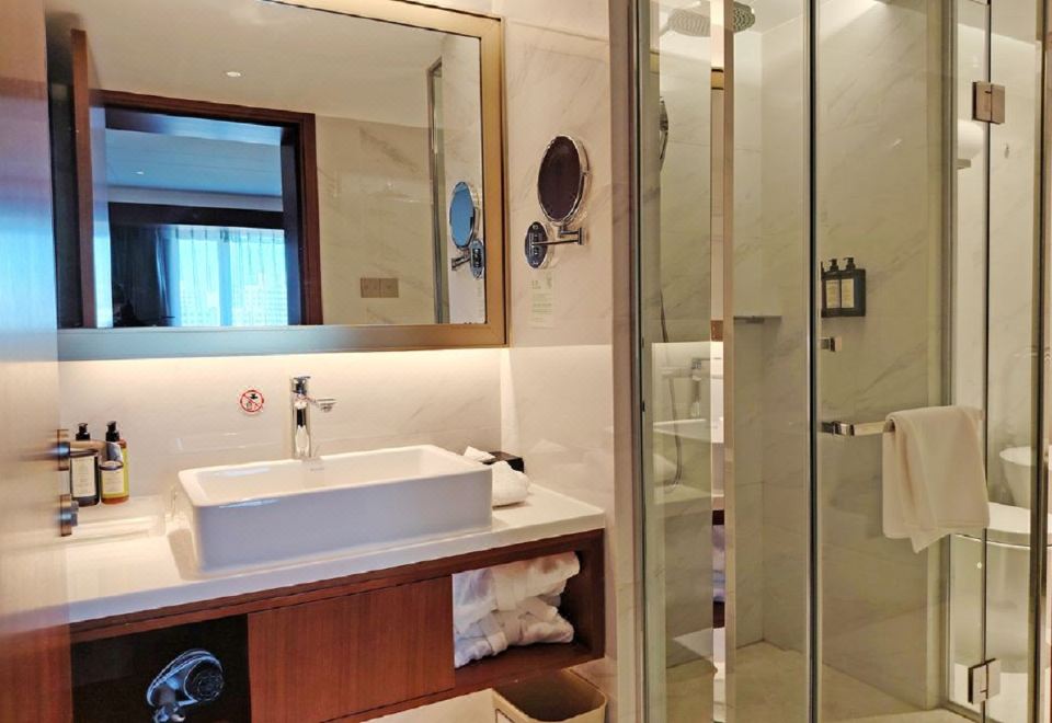 中網主題高級大床房