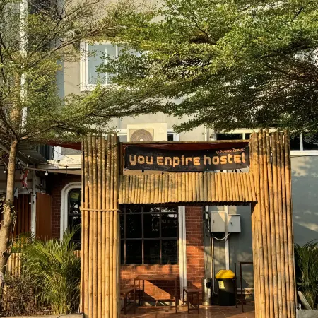 You empire Hostel and Bar Отели в г. Паксе