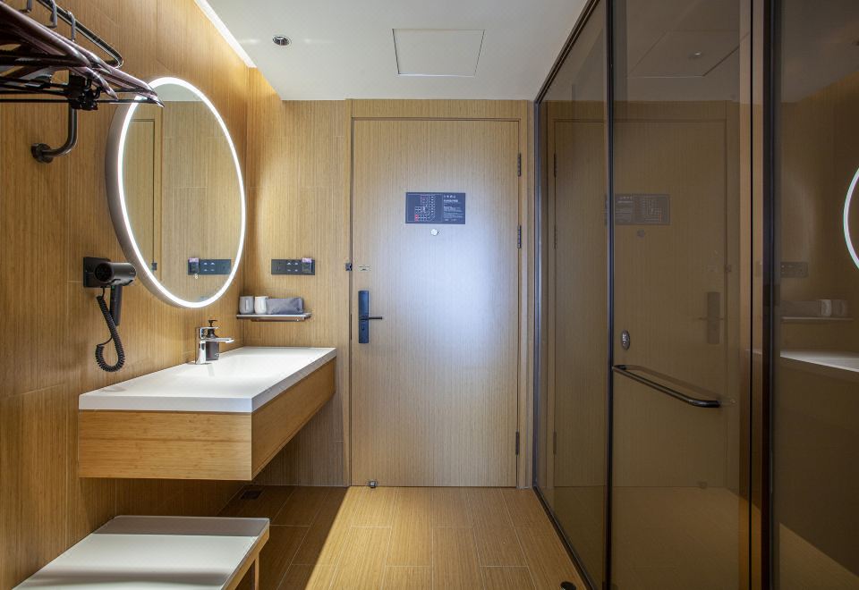 JI Hotel (Zhangzhou Mingguang Gymnasium)Superior 2-bed Room