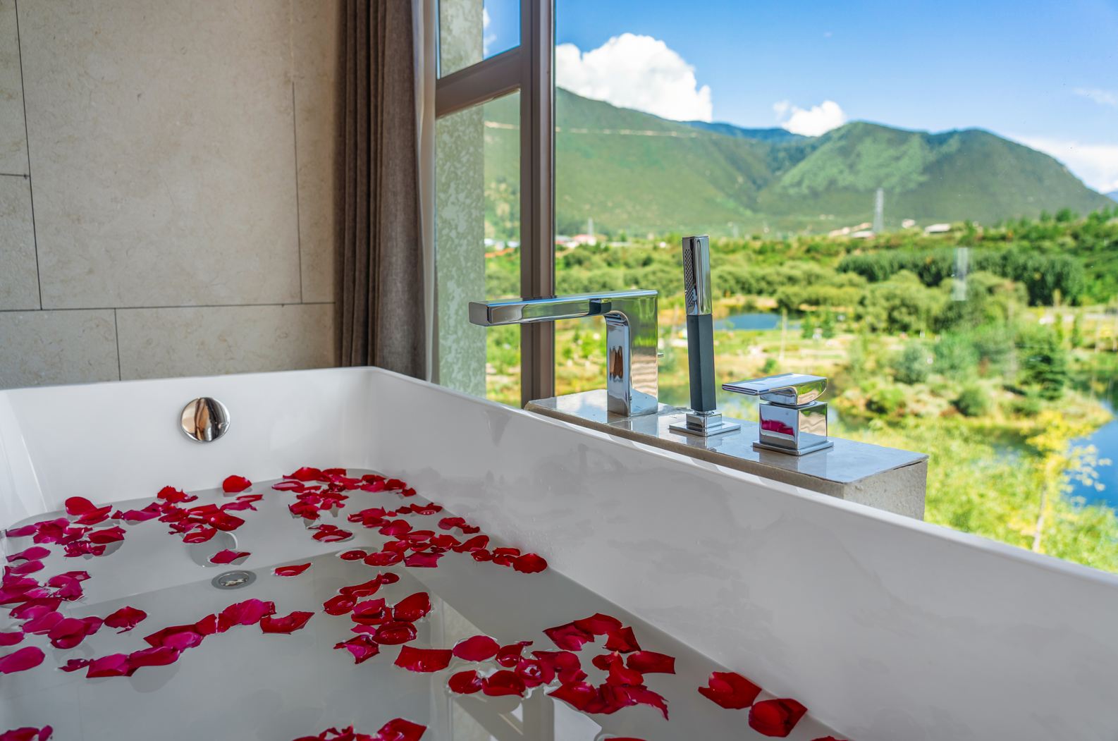 Grand House Tingyue LinzhiGuantang Panoramic Suite