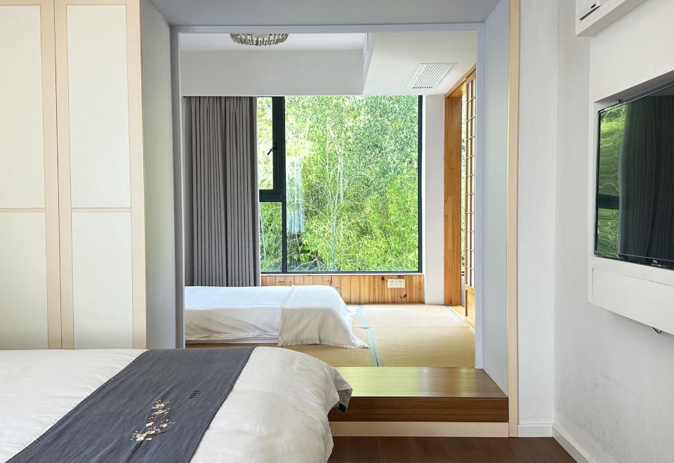 Deluxe Loft Suite