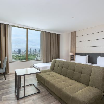 豪華轉角三人房 曼谷索拉利亞西鐵飯店優惠