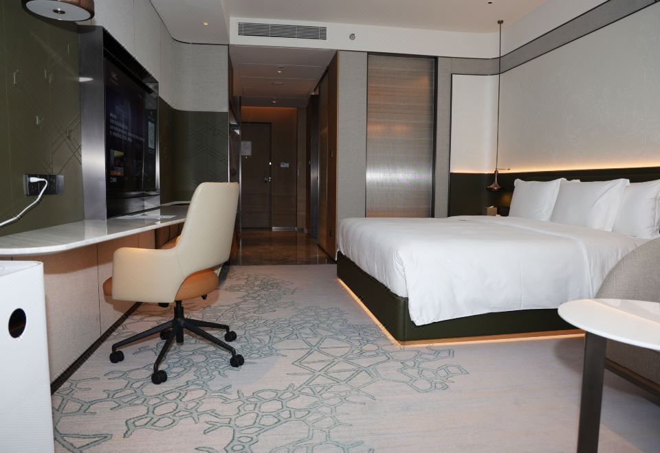 Crowne Plaza Jinan Runhua HotelPrivilege Queen Room