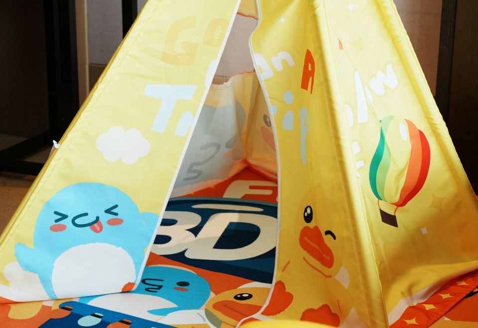 B.Duck Theme Family Double Bed Room