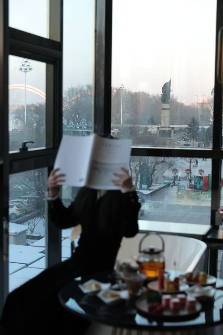 冰雪视界·180°双卧江景套