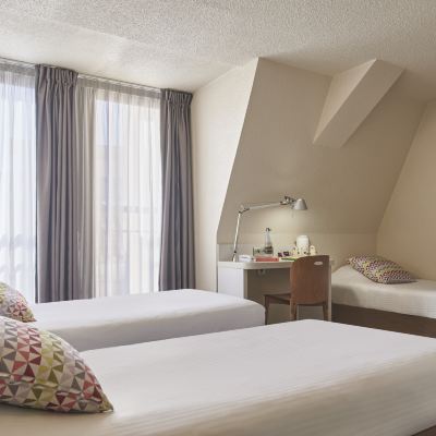 新一代三人房 鐘樓里昂中央貝爾奇羅納酒店優惠