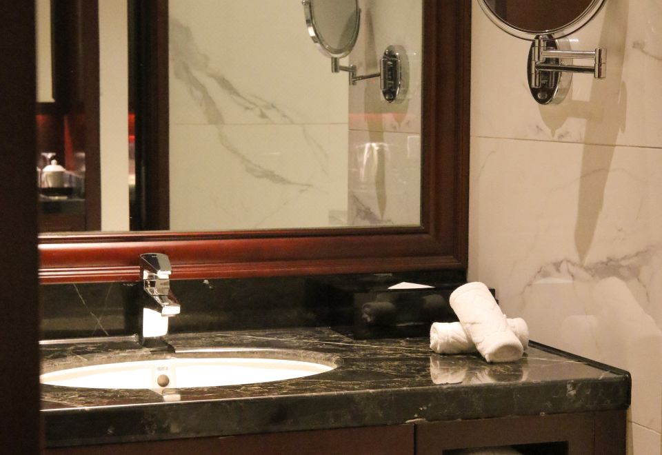 Tiantai Hot Spring ResortAnnex Building Elegant 2-bed Room