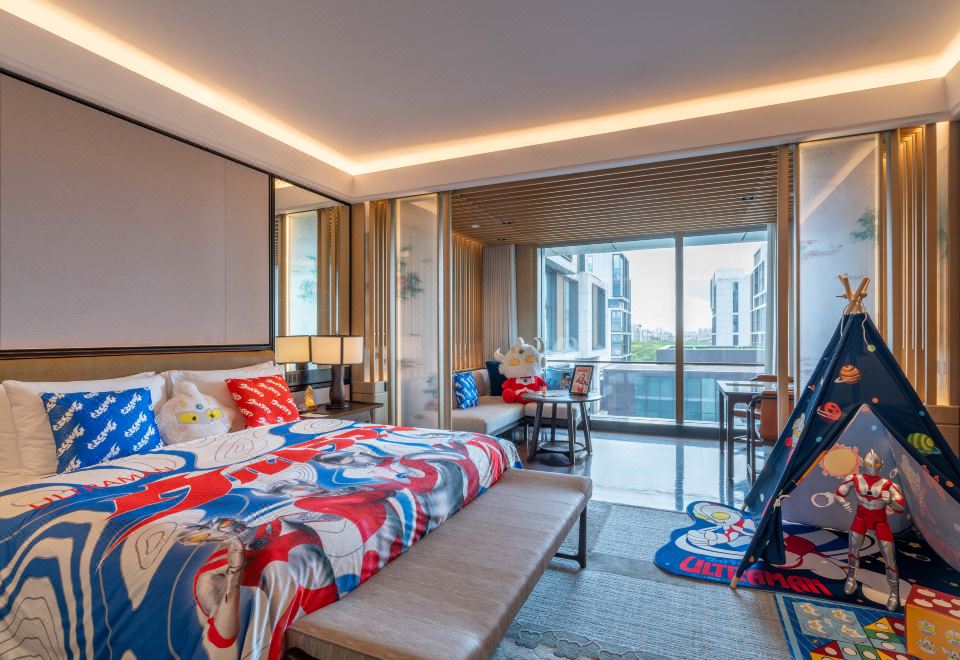 奥特曼亲子主题园景大床房