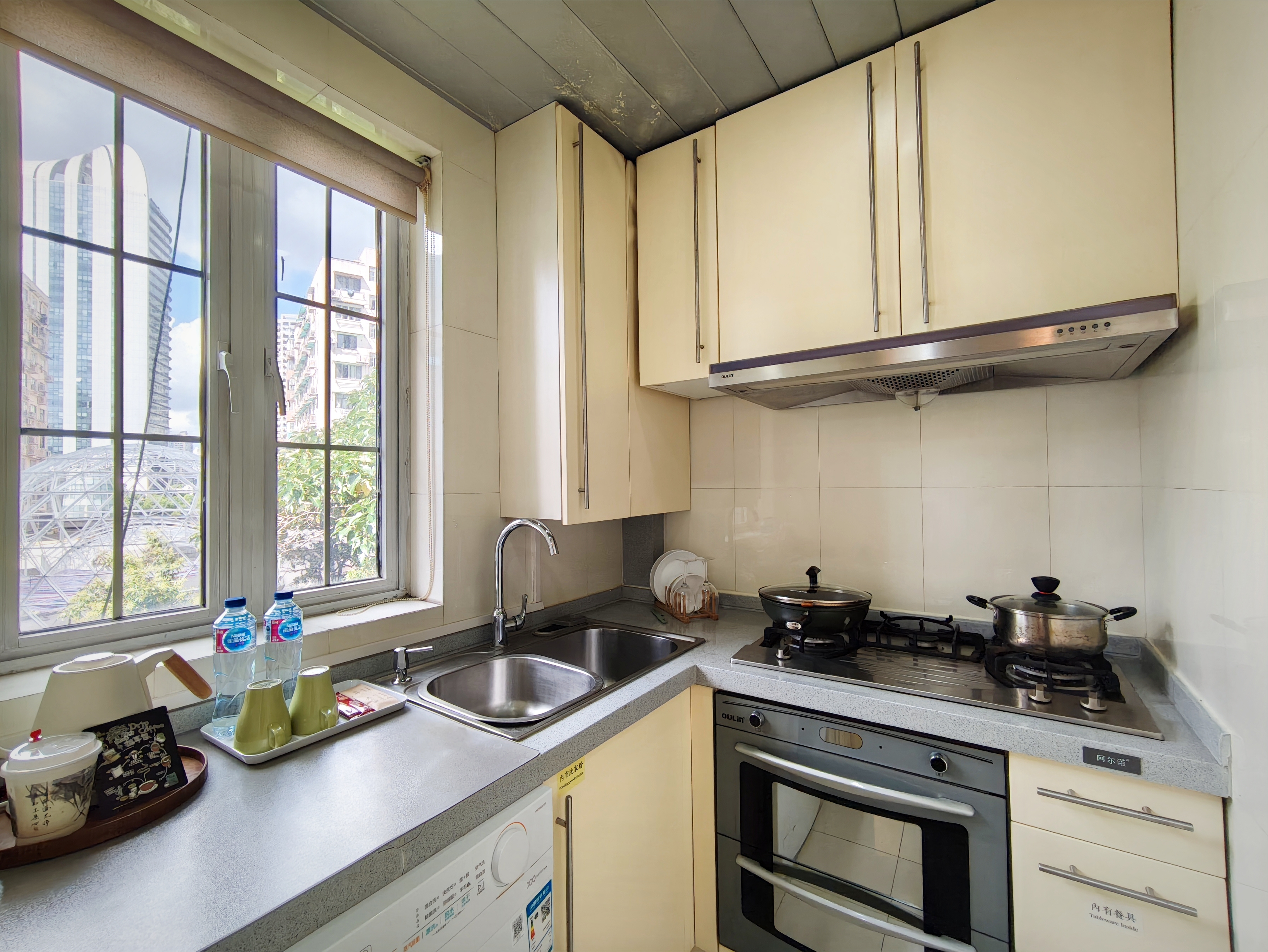 精致大床間| 西門子洗衣機| 燃氣灶廚房