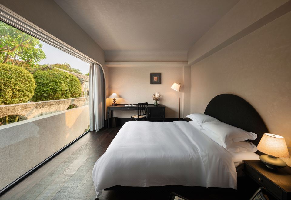 山景?观景大床房【公园景观+JBL音响投影+影视会员+高精棉床品+羽绒被+智能马桶】