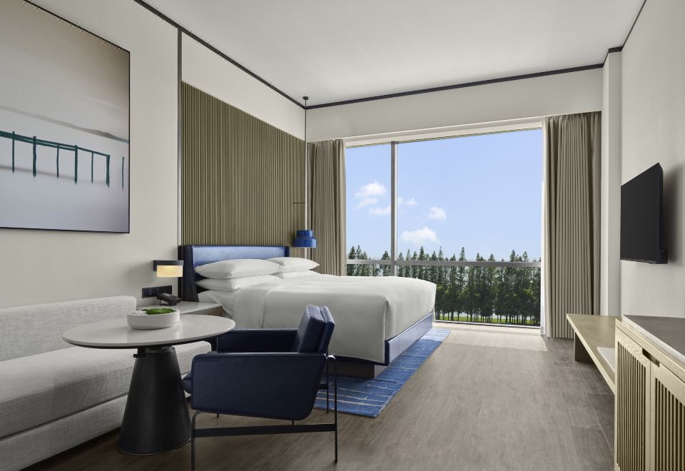 湖景豪華大床房