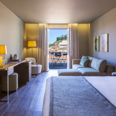 Timbre Virtudes Hotels near Look at Porto