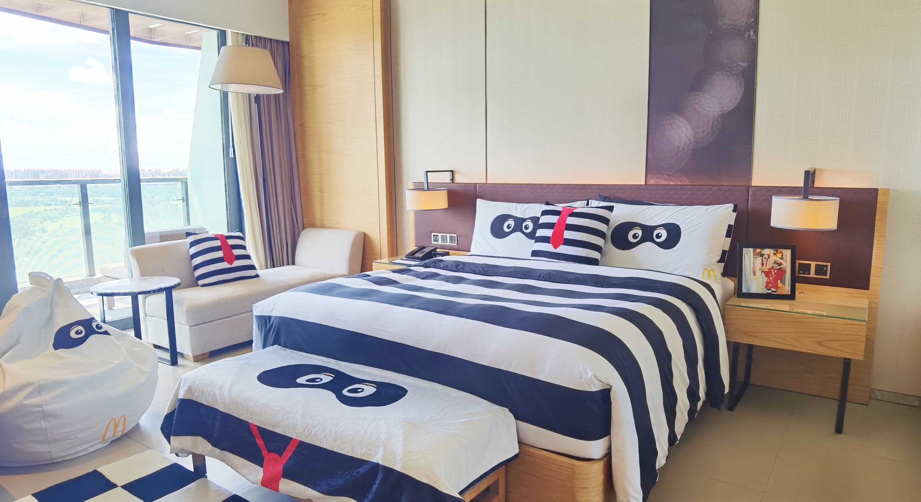 麦当劳四小福主题房