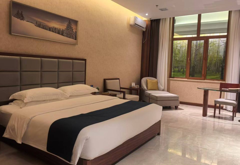 内景豪华舒适大床房【廊窗】