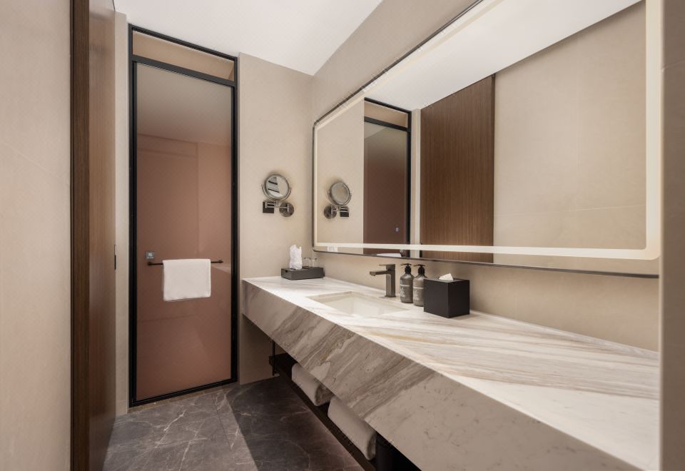 Superior Queen Room