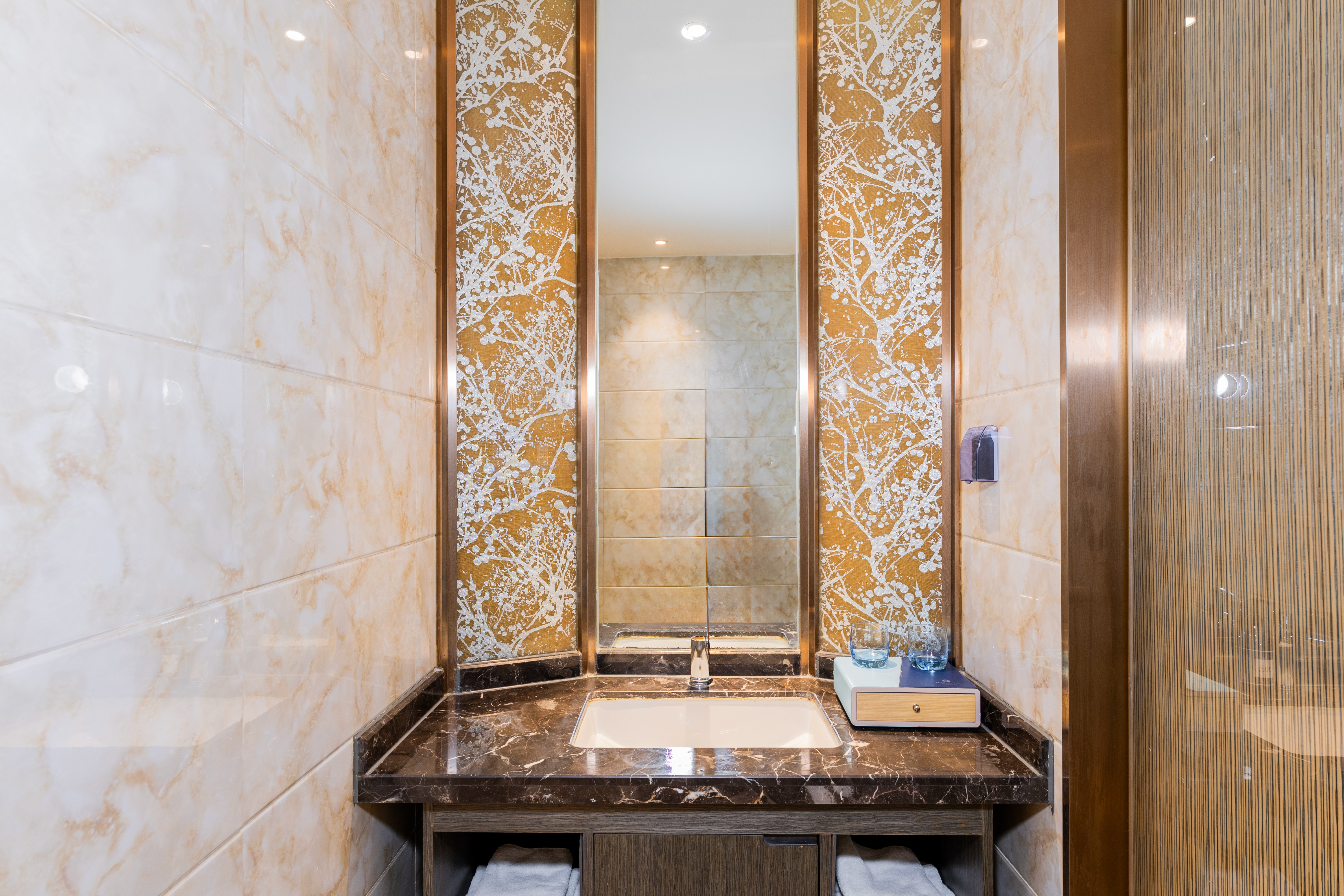 Starway Hotel (Xi'an North Railway Station, Fengcheng Fifth Road)酷角时尚大床房（亲肤床品+释压床垫+私享空间）